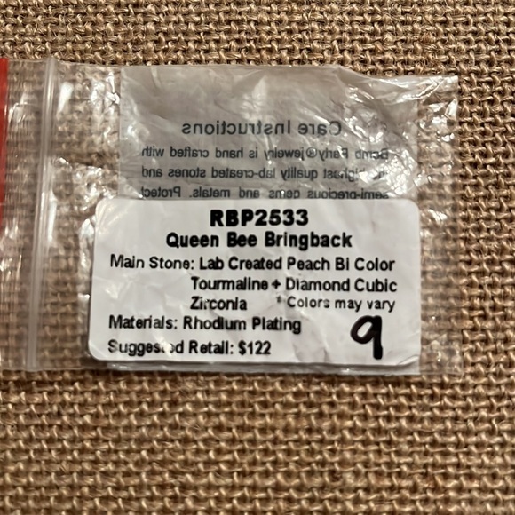 Queen Bee Bring Back - Picture 2 of 2